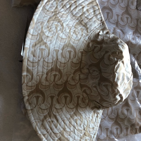 Rain Hat, Poncho and X Large Tote by Chico’s. - Picture 4 of 4